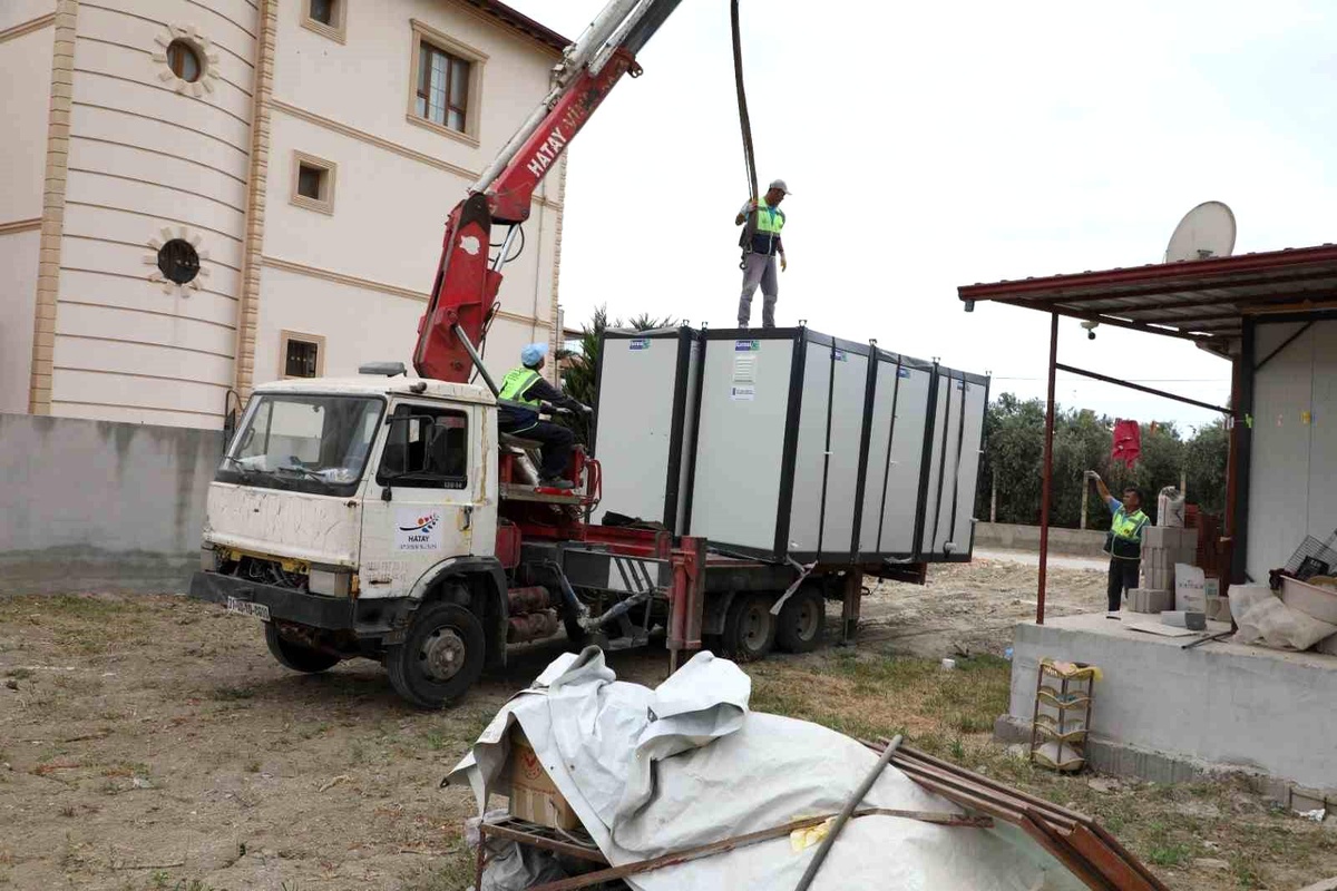 Hatay Büyükşehir Belediyesi, Uluslararası Yardım Kuruluşlarıyla İşbirliği İçinde Yardımlarını Sürdürüyor