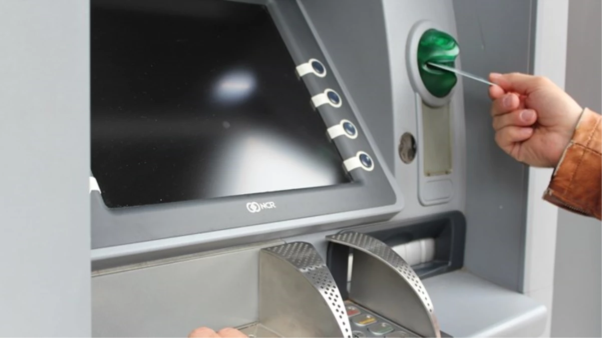 İrlanda\'da ATM\'lerde teknik sorun oluştu! Fazladan para çektiler