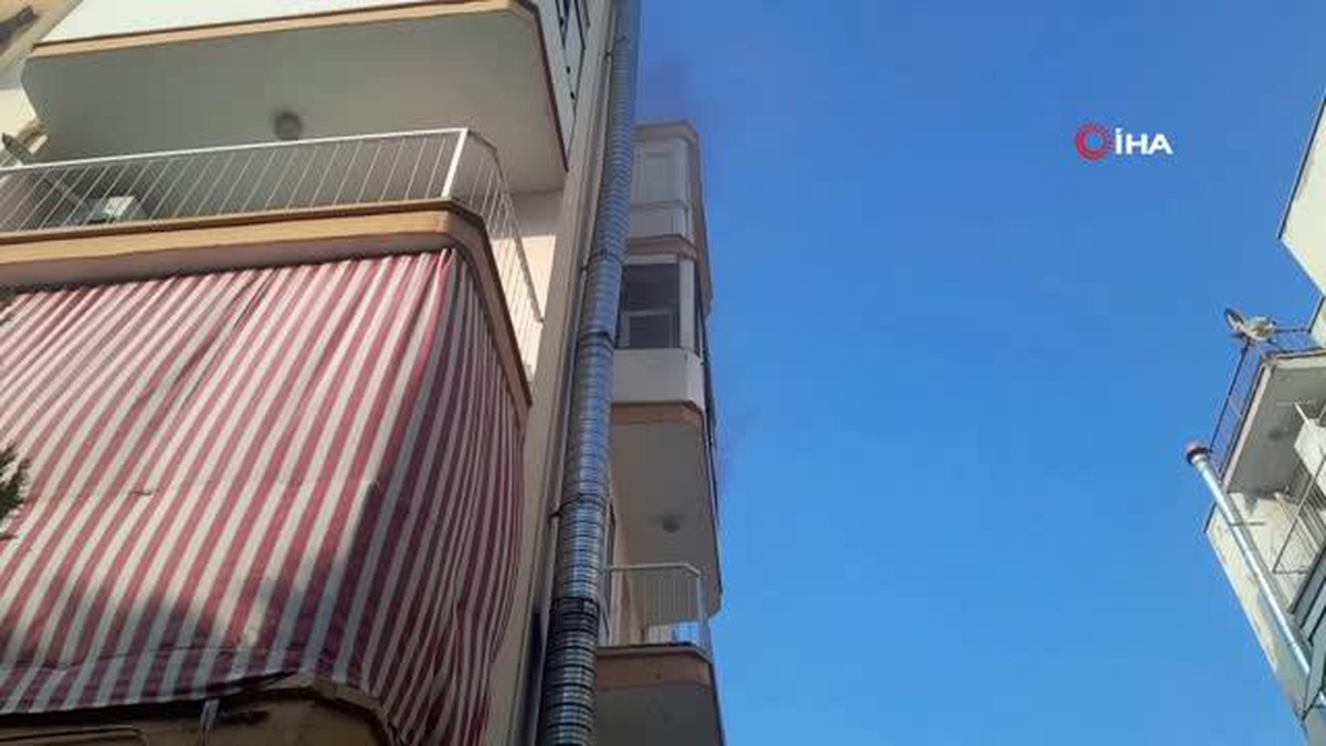 İzmir Aliağa\'da çıkan yangın itfaiye ekipleri tarafından söndürüldü