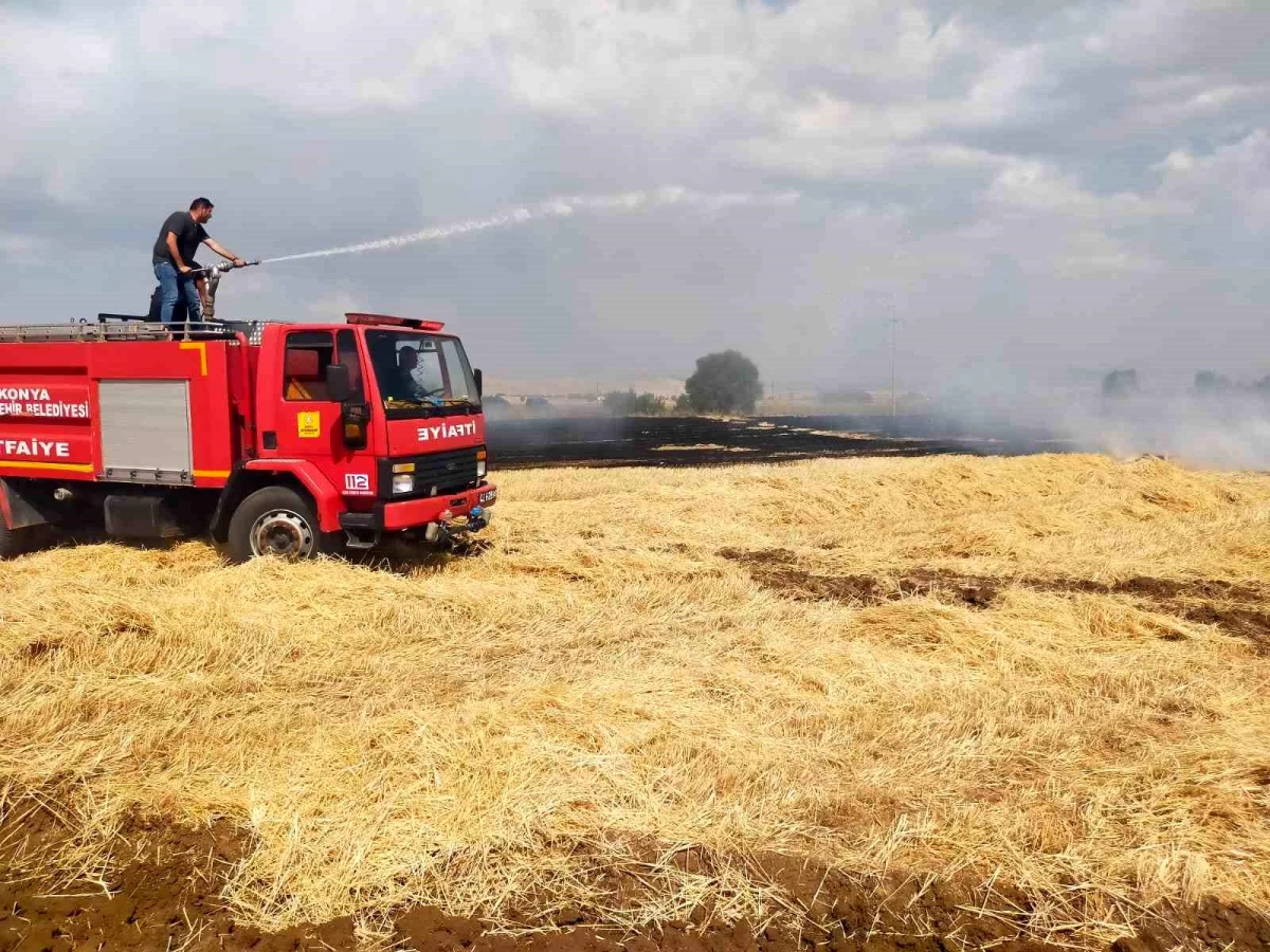 Konya\'da çıkan arazi yangını ormanlık alana sıçramadan söndürüldü