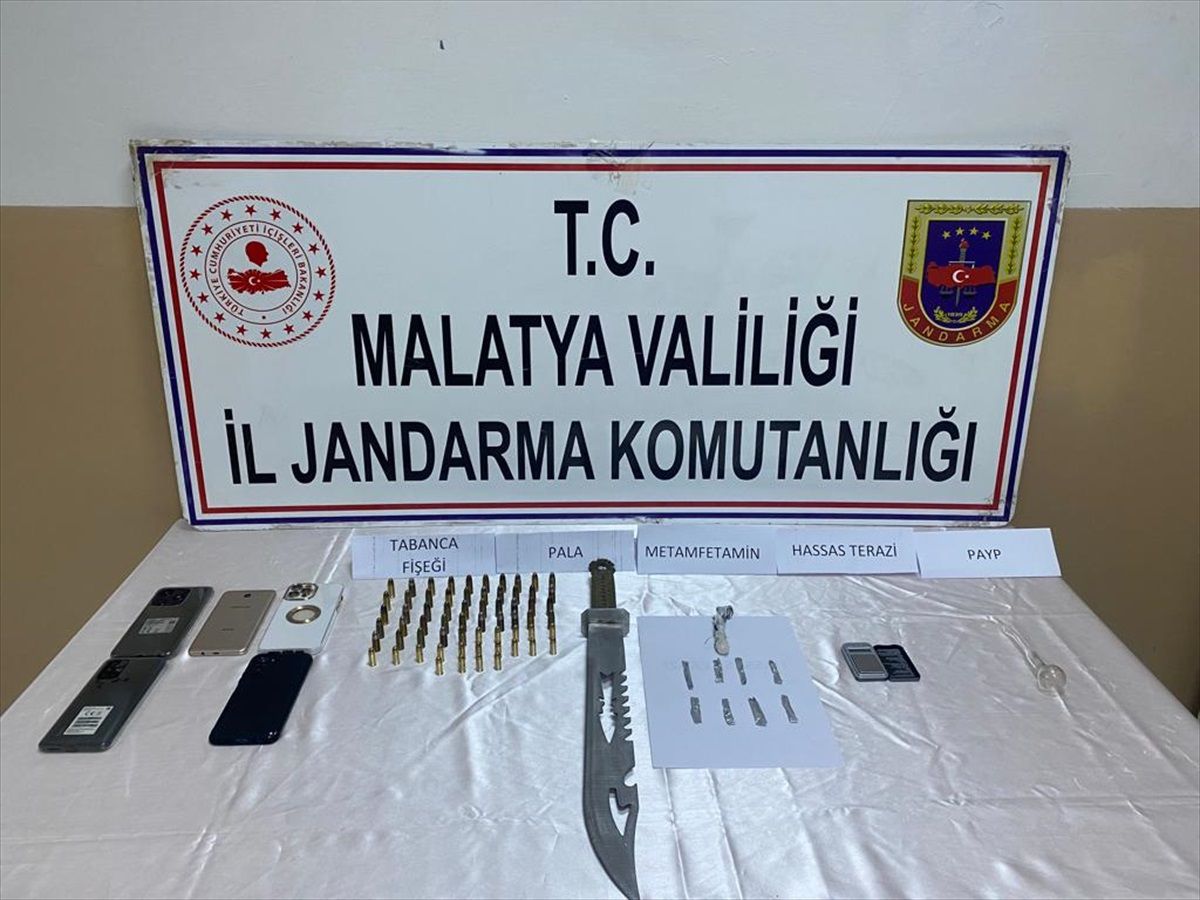 Malatya\'da Uyuşturucu Operasyonunda 60 Gram Metamfetamin ve 507 Uyarıcı Hap Ele Geçirildi