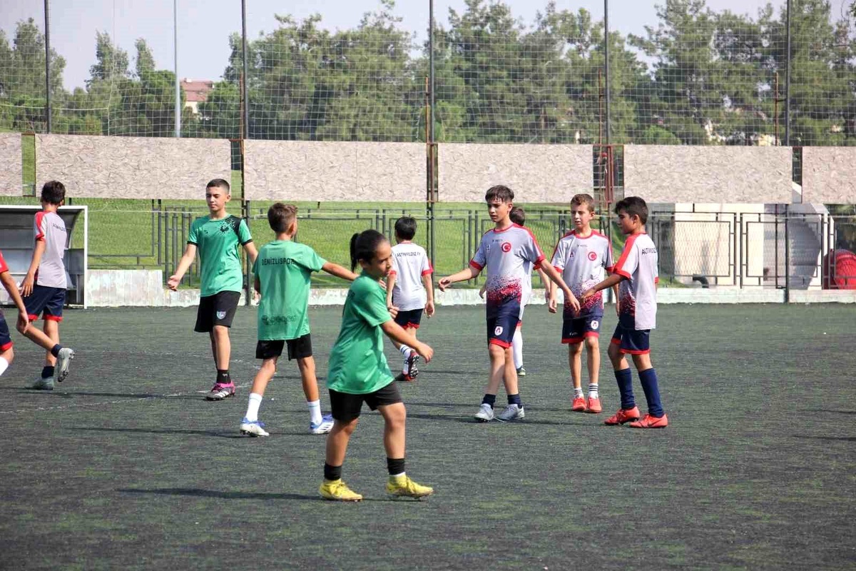 Denizlispor U13 Takımı, Altınyıldızspor ile hazırlık maçında karşılaştı