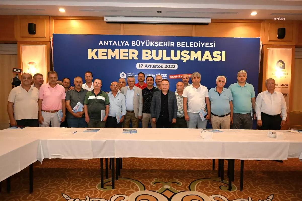 Muhittin Böcek Kemer\'de Bir Dizi Temasta Bulundu