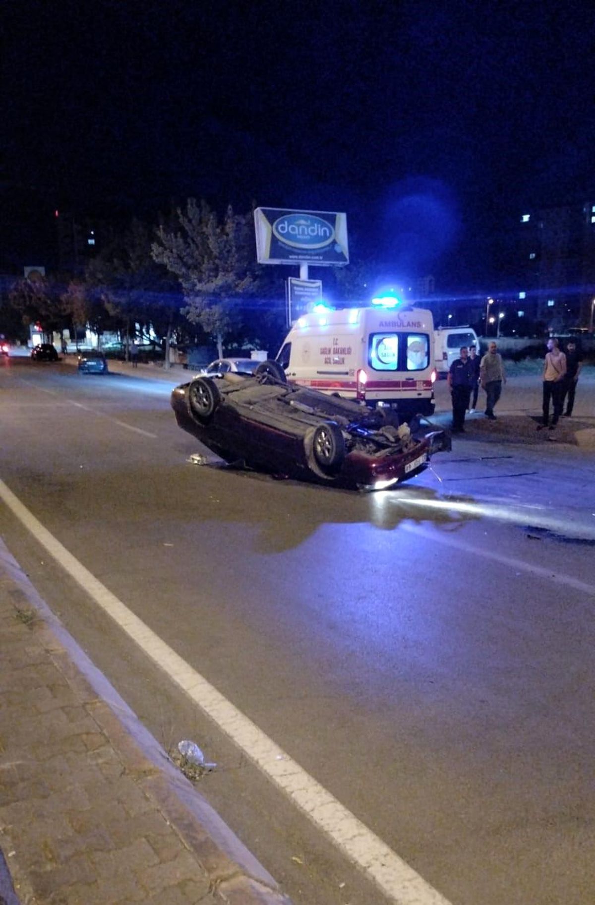 Kayseri\'de Otomobil Takla Attı: 2 Kişi Yaralandı