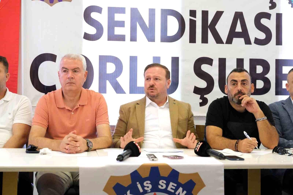Türkiye Hazır Giyim Sektöründe Kan Kaybediyor