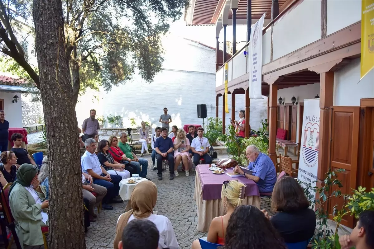 Prof. Dr. İlber Ortaylı, Muğla\'da klasik diller yaz kursunda araştırmacı ve kursiyerlerle bir araya geldi