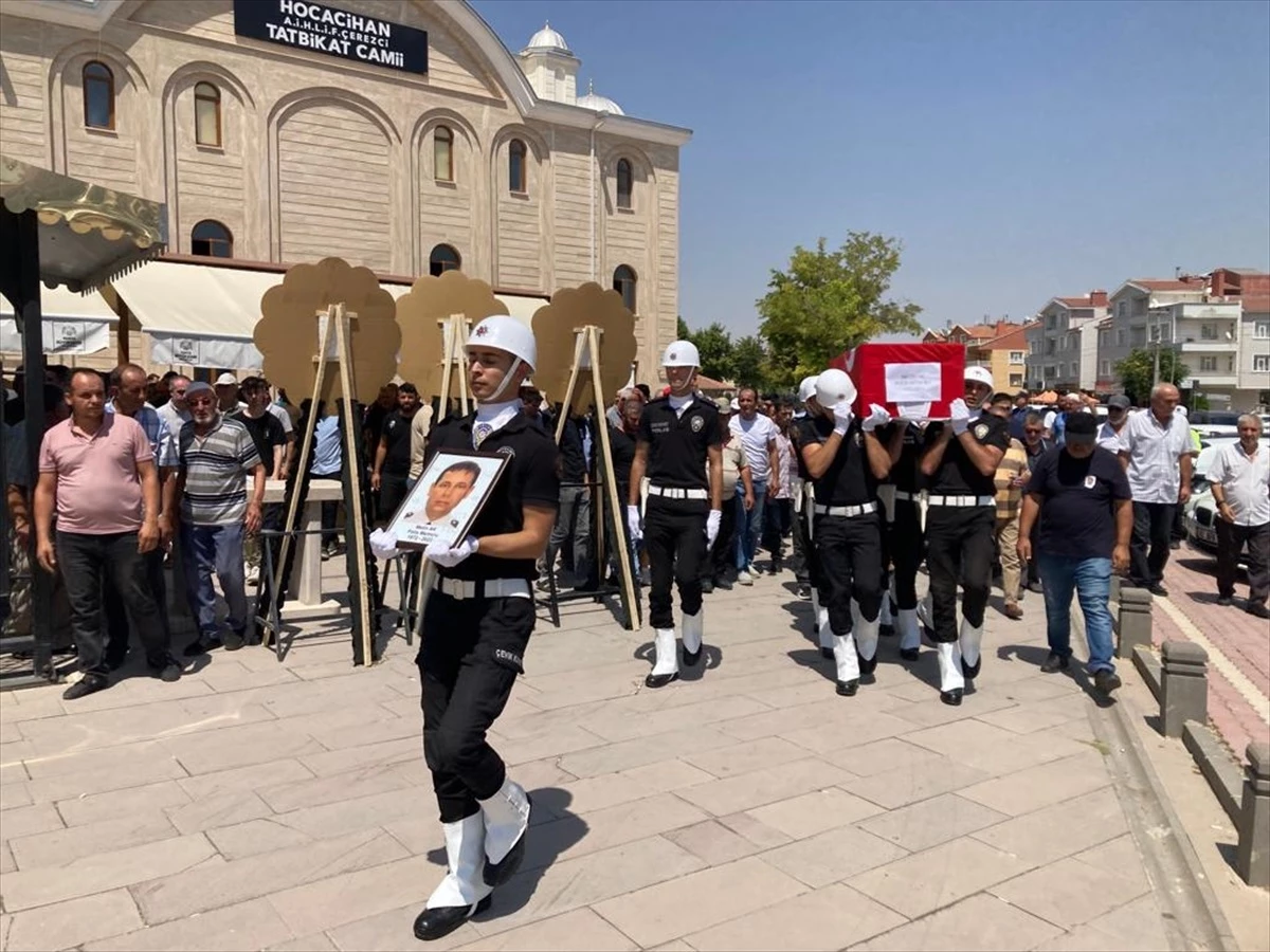 Polis Memuru Metin Ak\'ın Cenazesi Konya\'da Defnedildi