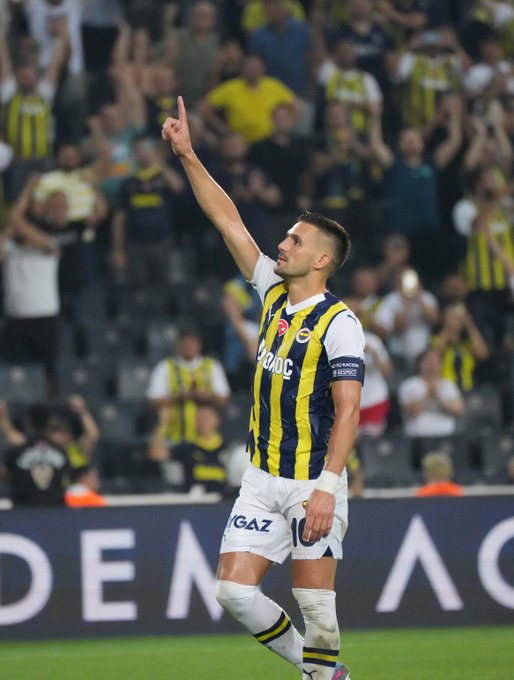 Son Dakika: Konferans Ligi'nde Mariboru farklı geçerek eleyen Fenerbahçe, play-off'ta Twente'ni rakibi oldu
