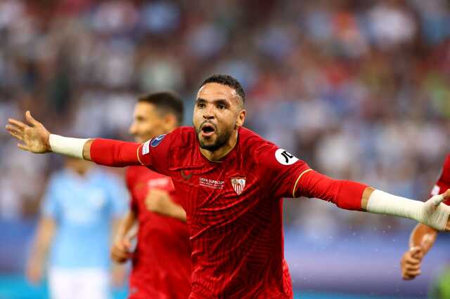 Son Dakika: UEFA Süper Kupa Finali'nde normal süresi 1-1 biten maçta Manchester City, Sevilla'yı penaltılarda 5-4 yenerek kupanın sahibi oldu. Son Dakika: UEFA Süper Kupa Finali'nde normal süresi 1-1 biten maçta Manchester City, Sevilla'yı penaltılarda 5-4 yenerek kupanın sahibi oldu.