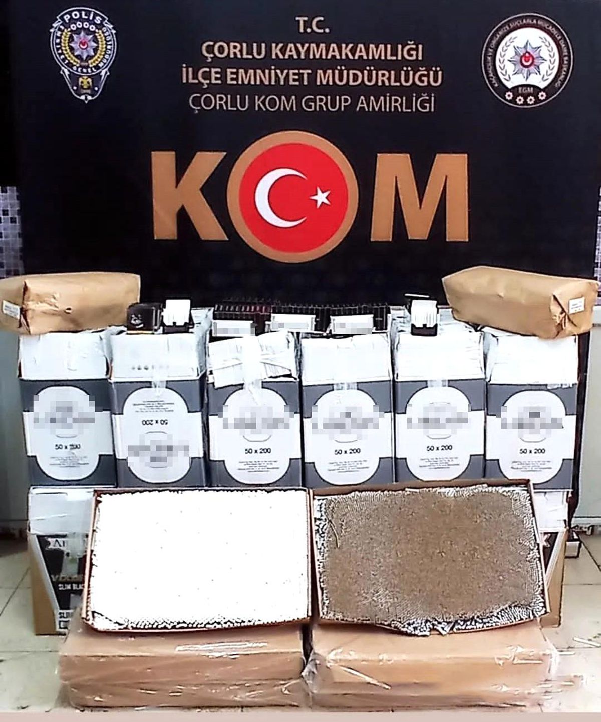 Çorlu\'da 145 Bin Adet İçi Tütün Dolu Makaron ve 3 Bin Boş Sigara Kutusu Ele Geçirildi