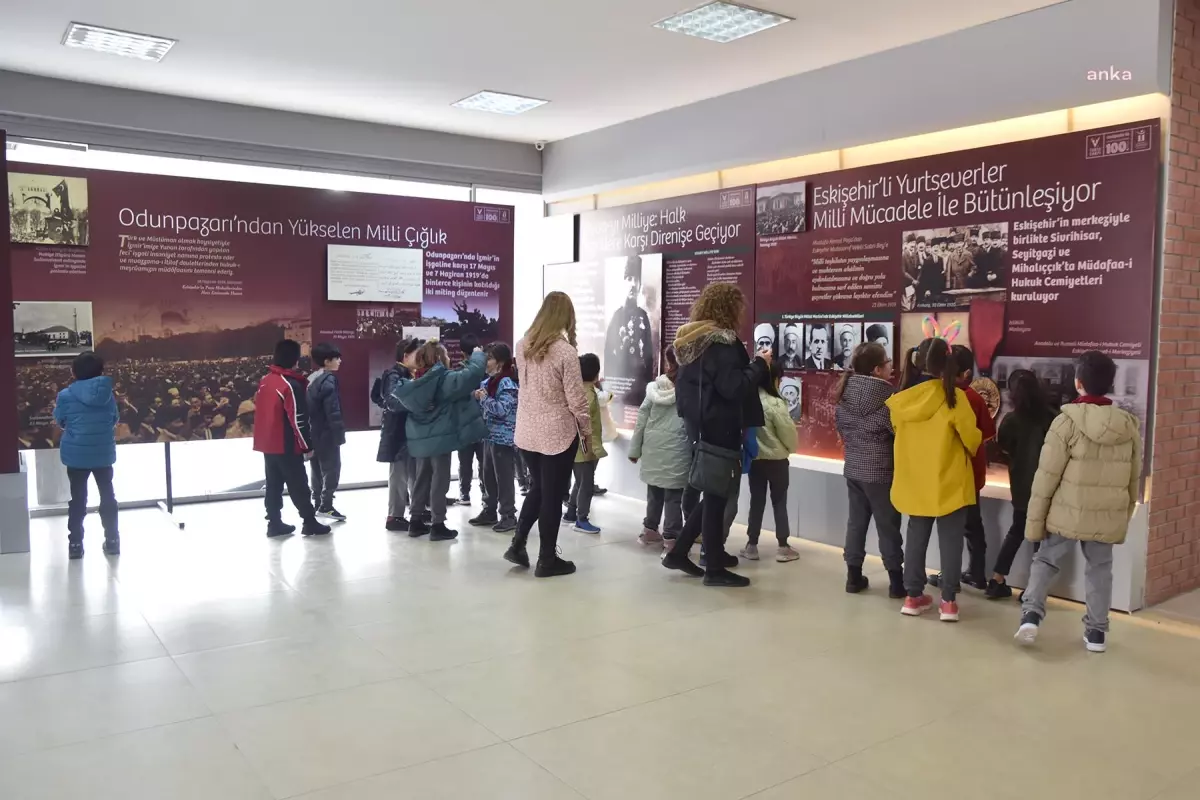 Tepebaşı Belediyesi\'nin \'Milli Mücadele\'de Eskişehir ve 100. Yılında Eskişehir\'in Kurtuluşu\' projesi büyük ilgi görüyor