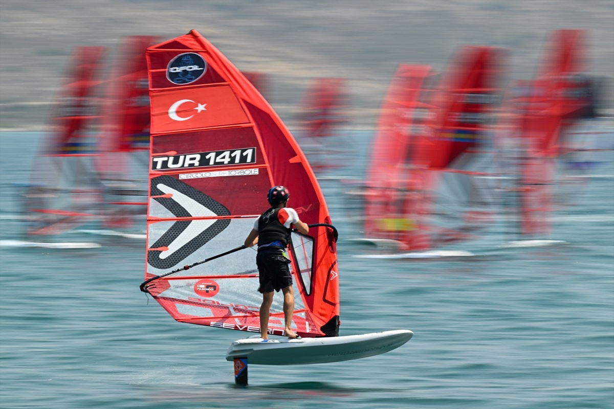 Türkiye Rüzgar Sörfü Slalom Ligi\'nde İkinci Ayak Mücadelesi Başladı