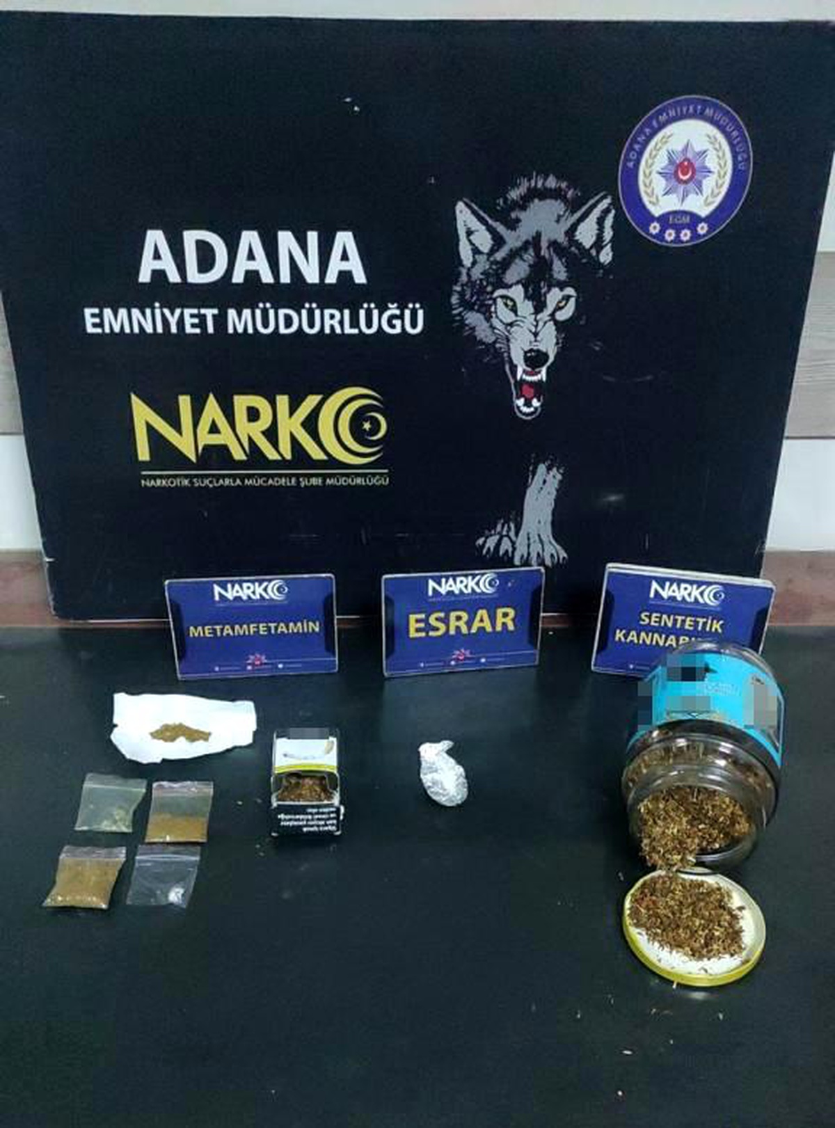Adana\'da Uyuşturucu Satıcısı İki Şüpheli Tutuklandı
