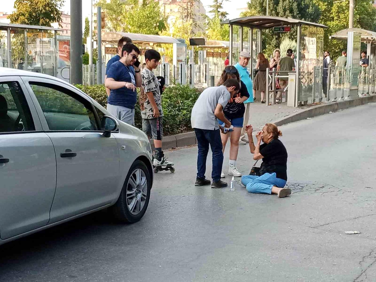 Eskişehir\'de Otomobilin Çarptığı Kadın Yaralandı