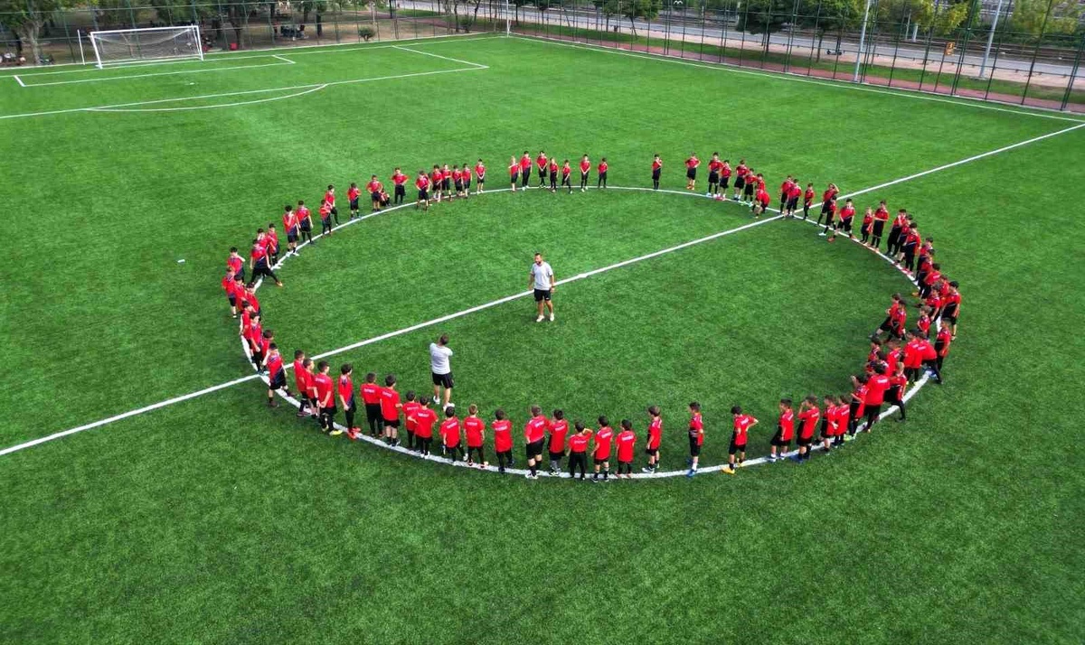 Samsun Büyükşehir Belediyesi Yaz Spor Okulları\'nda 500 çocuğa eğitim veriyor