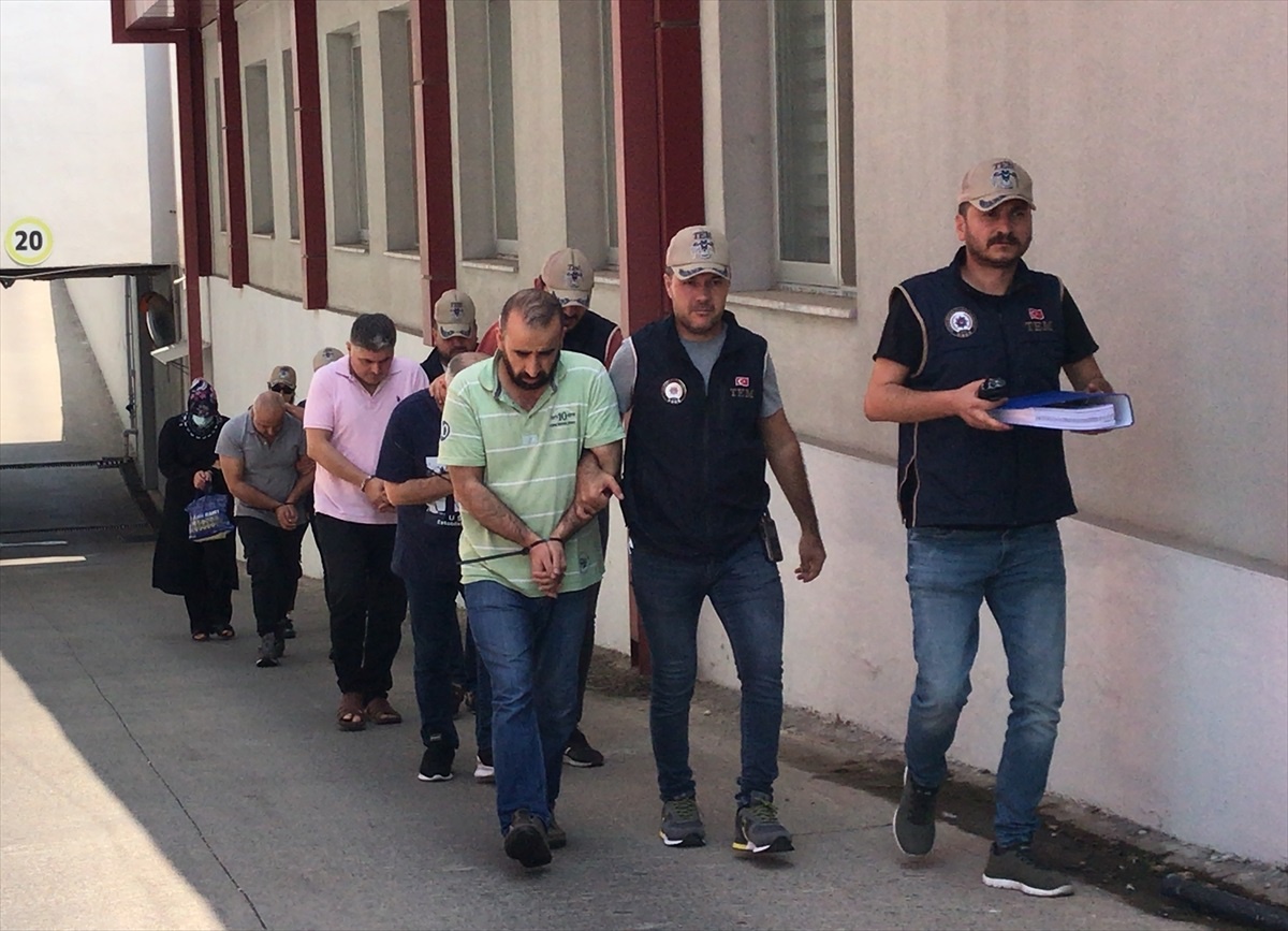 Adana merkezli operasyonda 5 şüpheliden 1\'i tutuklandı