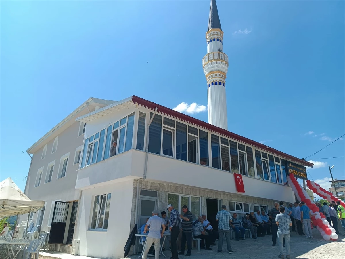 Tokat Almus\'ta Yeni Yapılan Kuba Cami İbadete Açıldı