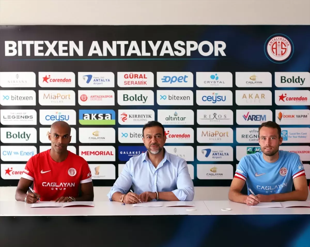 Antalyaspor, Edinaldo Gomes Pereira ve Sander Van de Streek\'i transfer etti