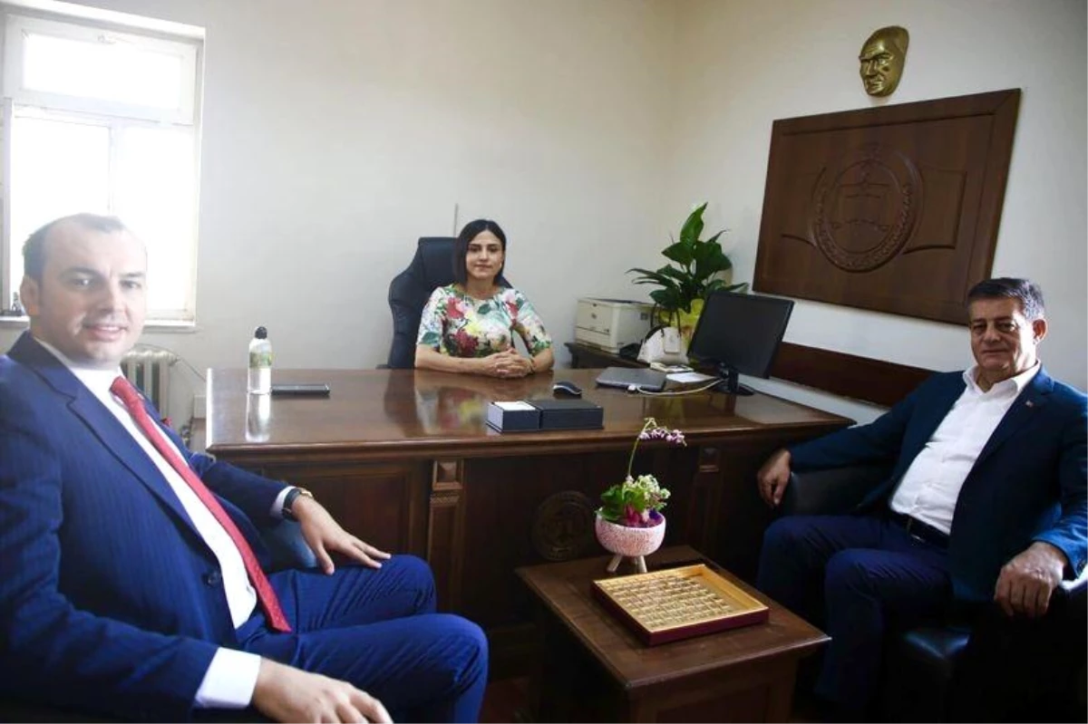 Şırnak Belediye Başkanı Mehmet Yarka, Şırnak Cumhuriyet Başsavcısı ve Ağır Ceza Mahkemesi Başkanı ile bir araya geldi
