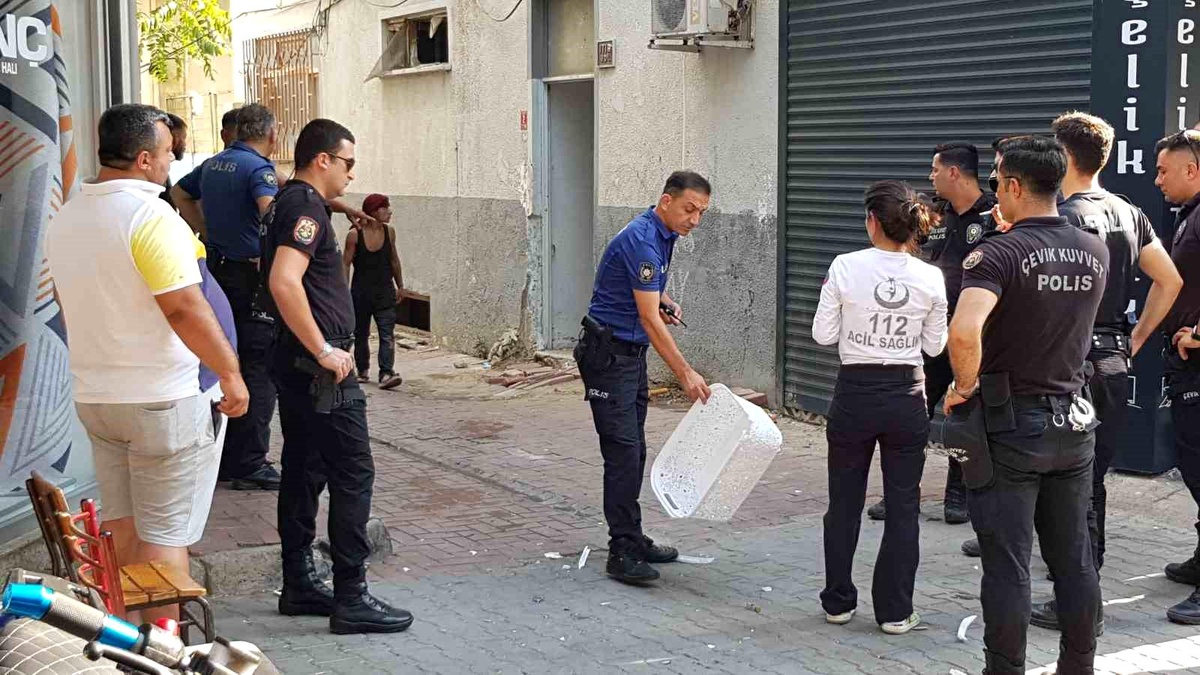 Balıkesir\'de Annenin Evinde Kurşun Yağdırıldı