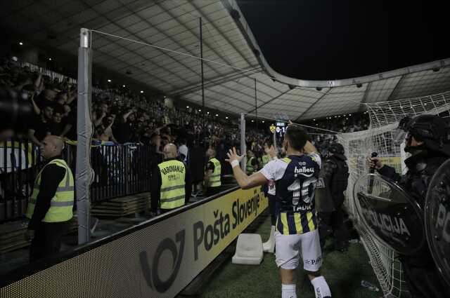Fenerbahçe-Maribor maçında olayların fitili nasıl ateşlendi? Güvenlik kılığına girmişler Fenerbahçe-Maribor maçında olayların fitili nasıl ateşlendi? Güvenlik kılığına girmişler