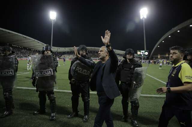 Fenerbahçe-Maribor maçında olayların fitili nasıl ateşlendi? Güvenlik kılığına girmişler Fenerbahçe-Maribor maçında olayların fitili nasıl ateşlendi? Güvenlik kılığına girmişler