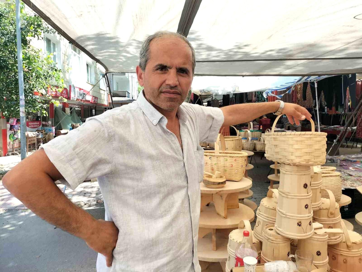 Ordu\'da Fındık Üreticileri Hırdavatçılara Akın Ediyor