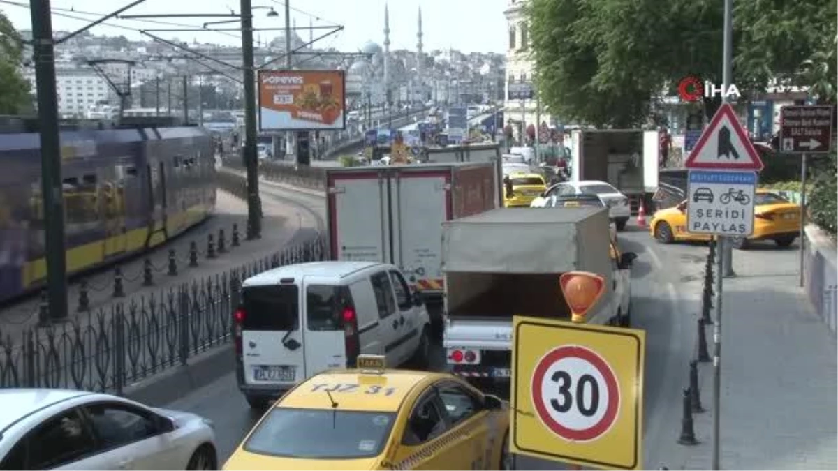 Galata Köprüsü\'ndeki Bakım Çalışmaları Nedeniyle Trafik Yoğunluğu Arttı
