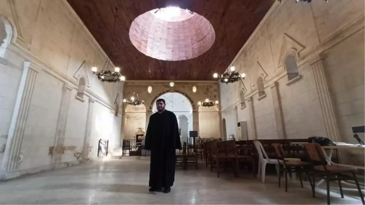 Hatay'da Deprem Sonrası Hasar Gören Kiliseler İbadete Kapalı