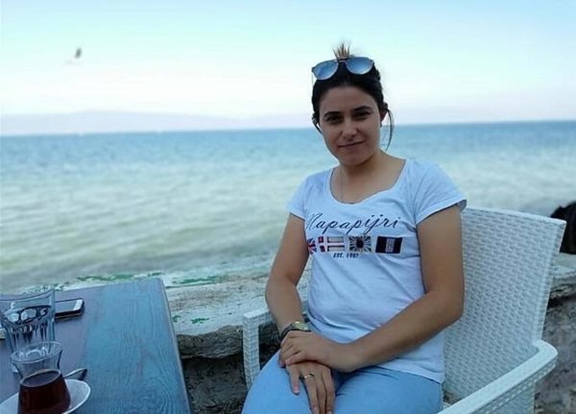 Boşanma Aşamasındaki Kadın Otomobilinde Vurularak Hayatını Kaybetti Boşanma Aşamasındaki Kadın Otomobilinde Vurularak Hayatını Kaybetti