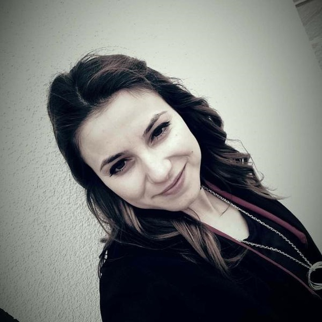 Boşanma Aşamasındaki Kadın Otomobilinde Vurularak Hayatını Kaybetti Boşanma Aşamasındaki Kadın Otomobilinde Vurularak Hayatını Kaybetti