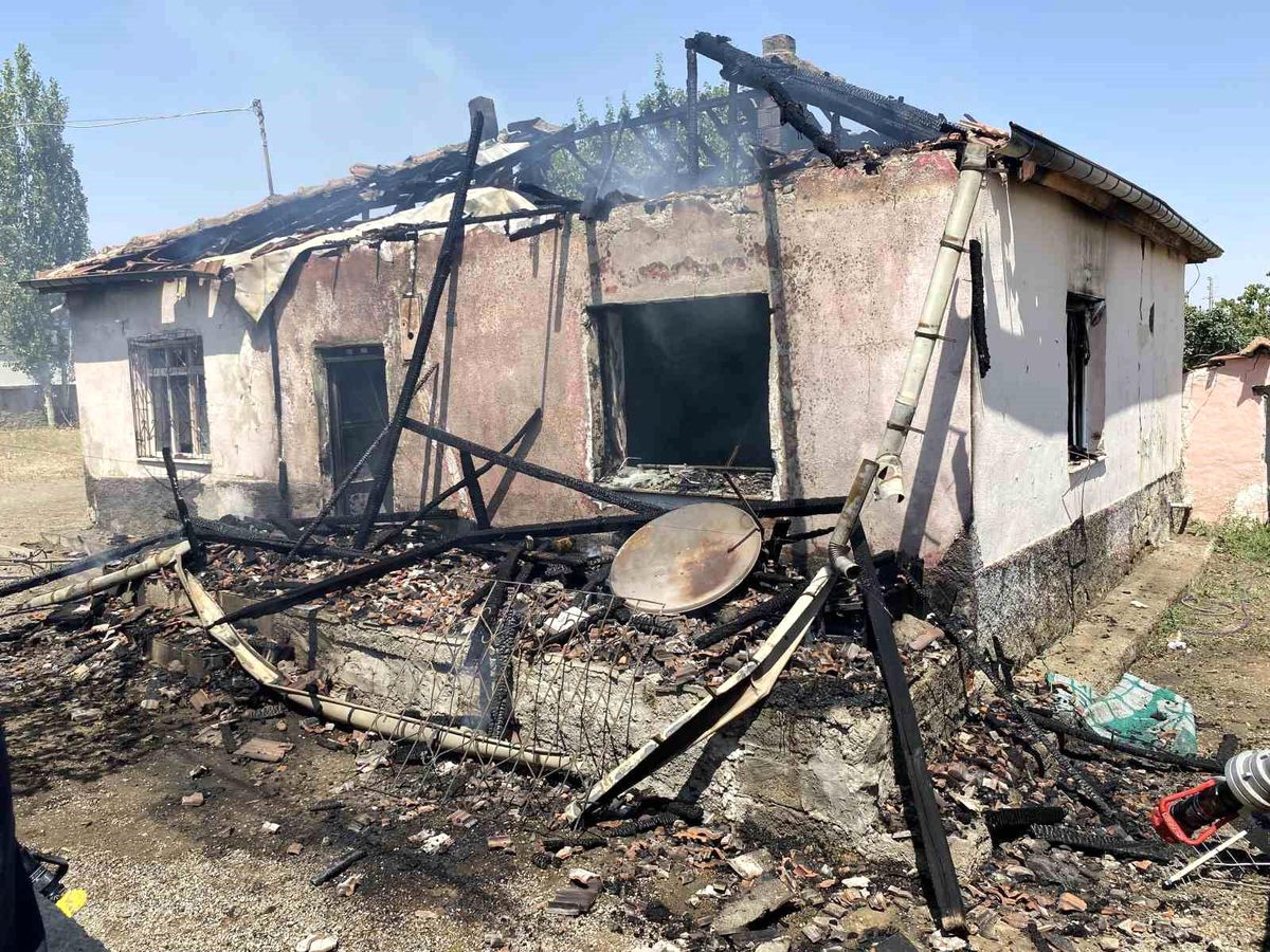 Konya\'nın Kulu ilçesinde müstakil evde çıkan yangın söndürüldü