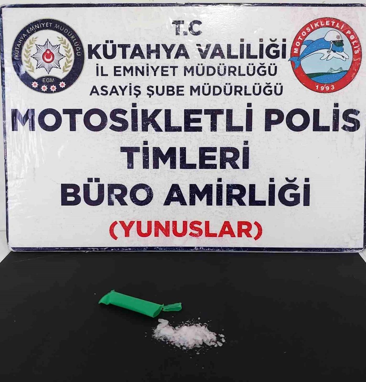 Kütahya\'da Motosikletli Polis Timlerince Metamfetamin Ele Geçirildi