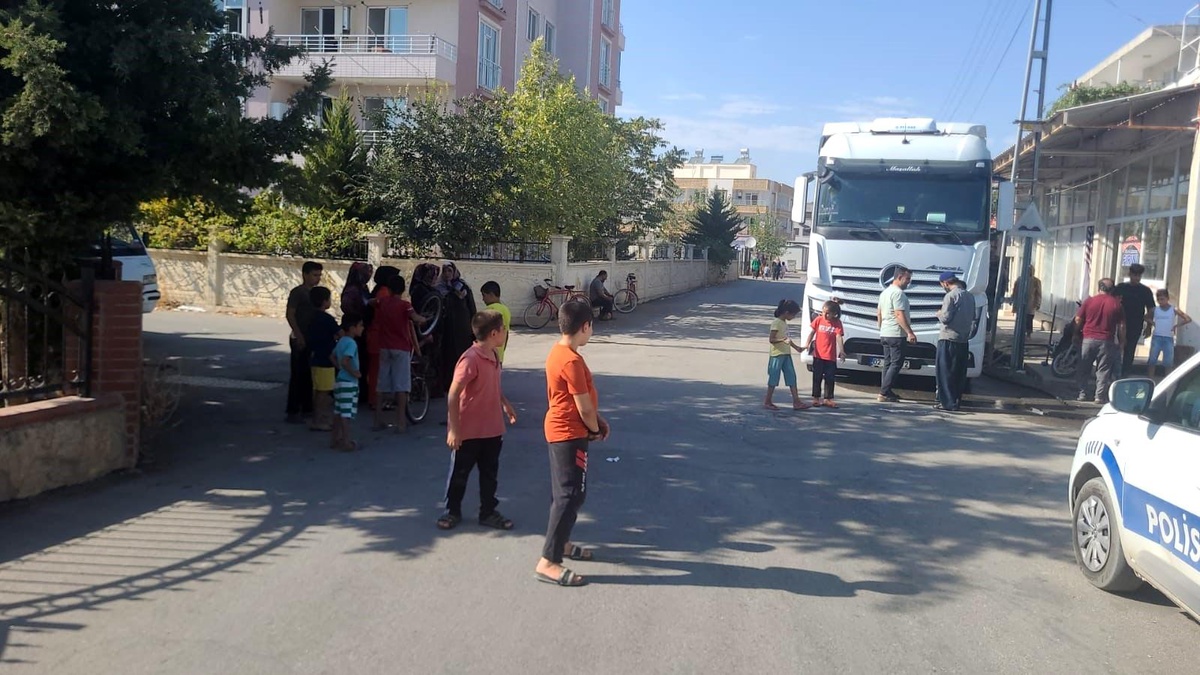 Adıyaman\'da Motosiklet ile Bisikletin Çarpışması Sonucu 1 Kişi Yaralandı