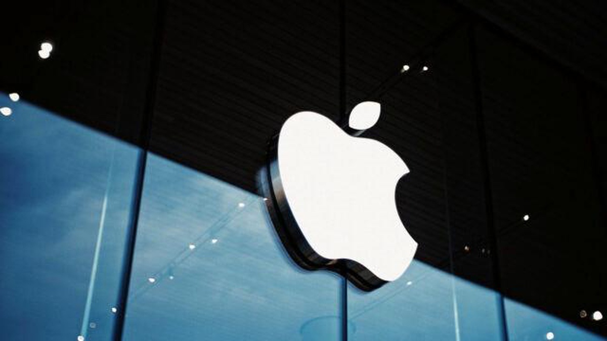 Apple, Akıllı Telefon Satışlarının Düşüşüne Rağmen Zirveye Yükseliyor
