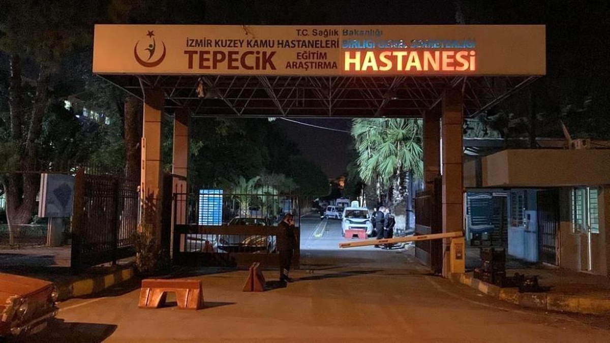 İzmir\'de tartıştığı kişi tarafından bıçaklanan yaşlı adam hayatını kaybetti