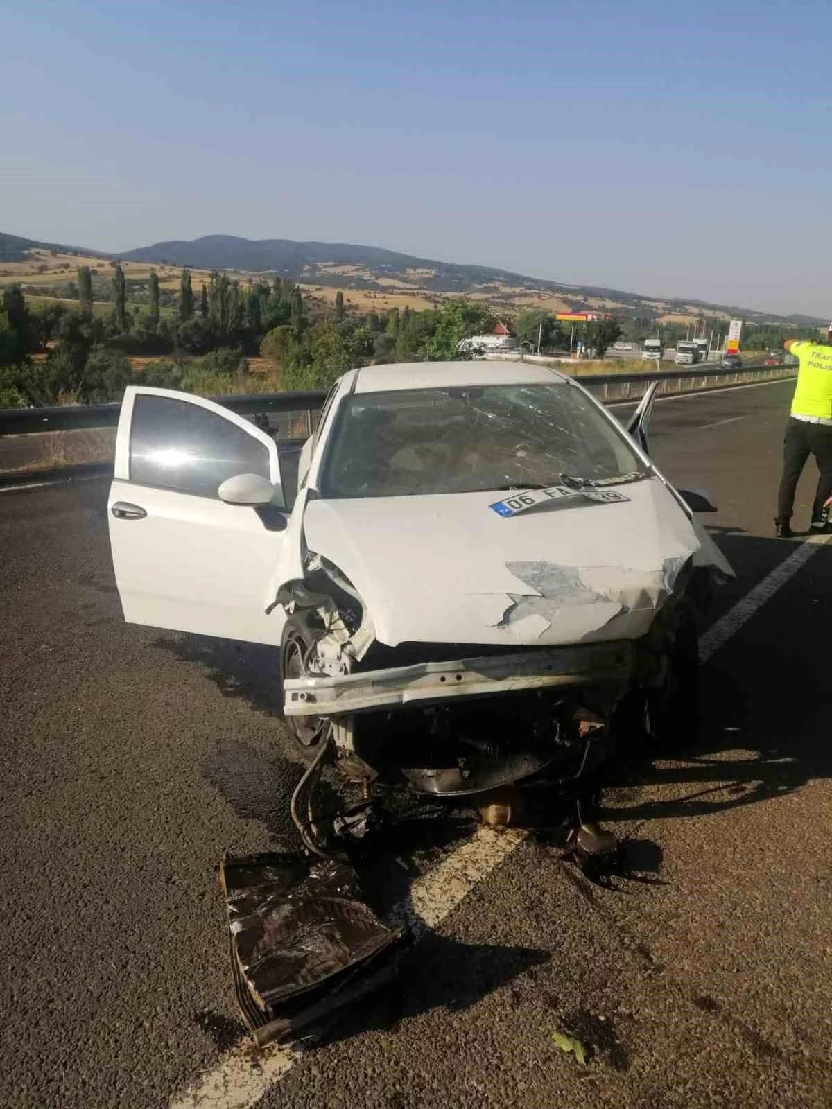 Uşak\'ta Otomobil Kazası: İki Kişi Hayatını Kaybetti