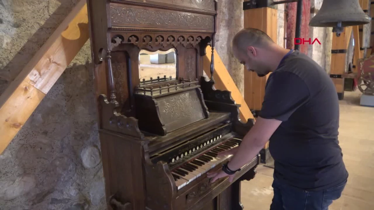 TOKAT\'ta 153 Yıllık Körüklü Kilise Piyanosu Sergileniyor