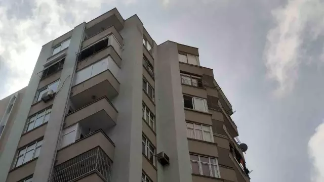 Sabaha karşı evi kana bulayan baba, eşini ve oğlunu öldürdü! Kendisi de ağır yaralı