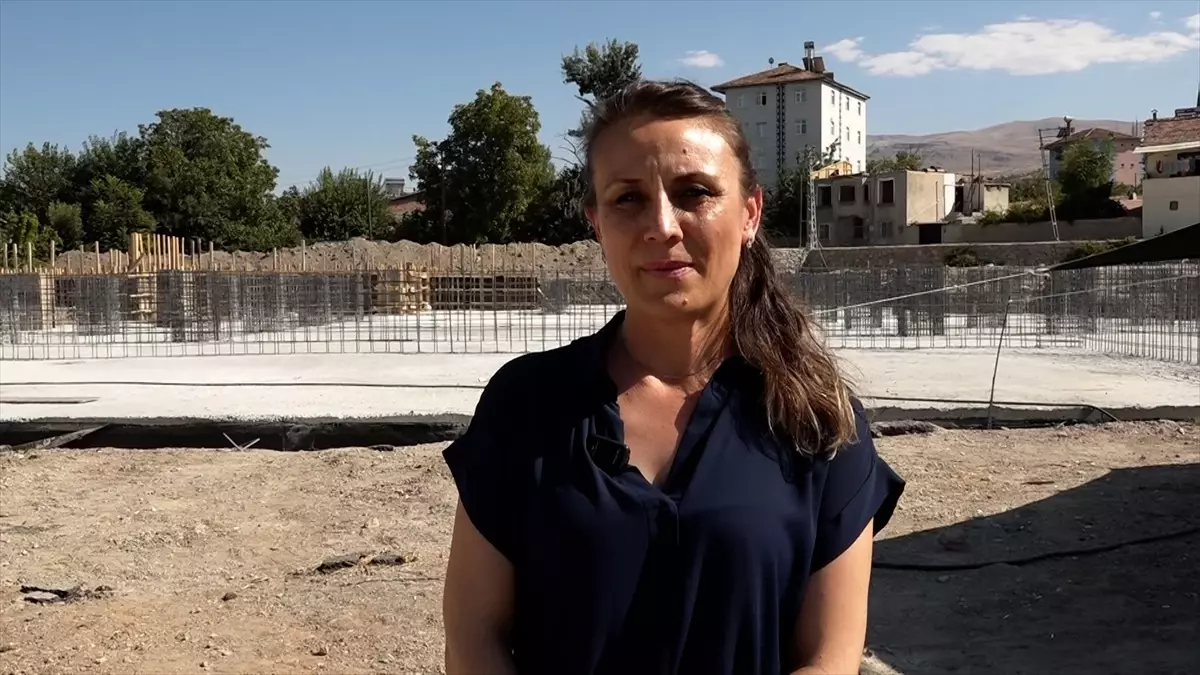 Arslantepe Höyüğü\'nde Karşılama Merkezi İnşaatı Devam Ediyor