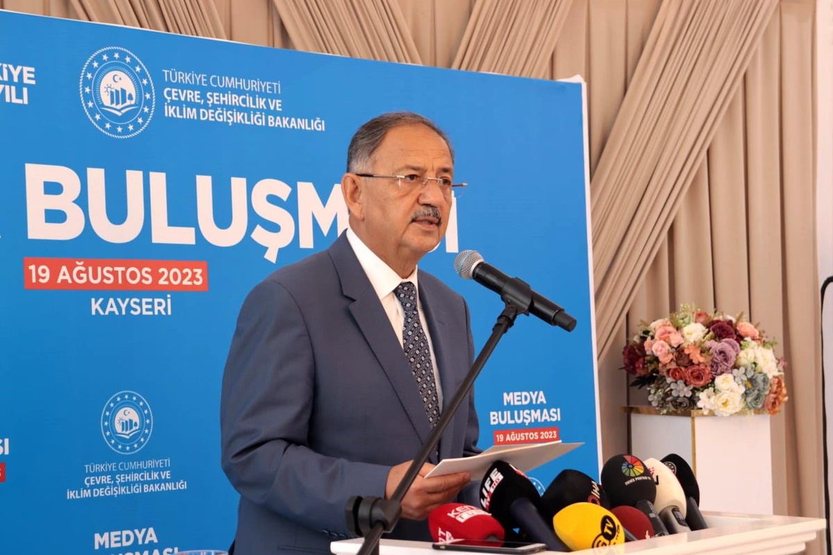 İstanbul\'da 600 Bin Konutun Dönüşmesi Gerekiyor
