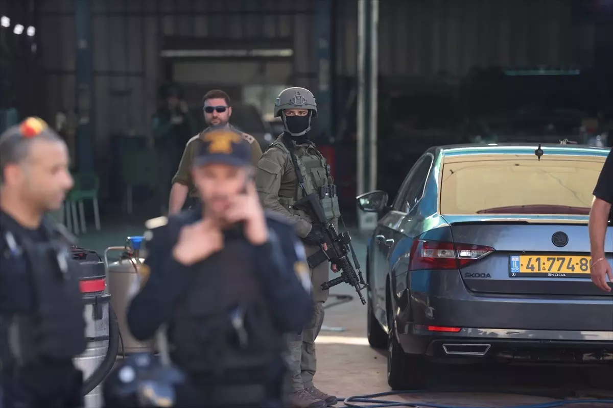 Batı Şeria\'da İki İsrailli Yerleşimci Silahlı Saldırıda Hayatını Kaybetti