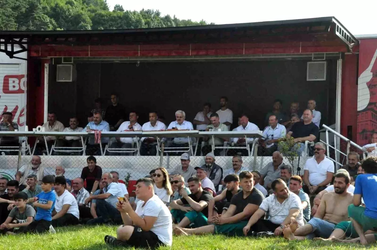 Bolu Mudurnu\'da Yayla Bayramı renkli görüntülere sahne oldu