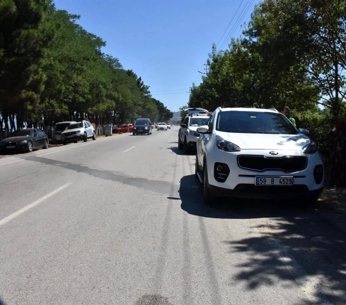Sinop\'ta dondurma almaya giderken otomobilin çarptığı 7 yaşındaki kız yaralandı
