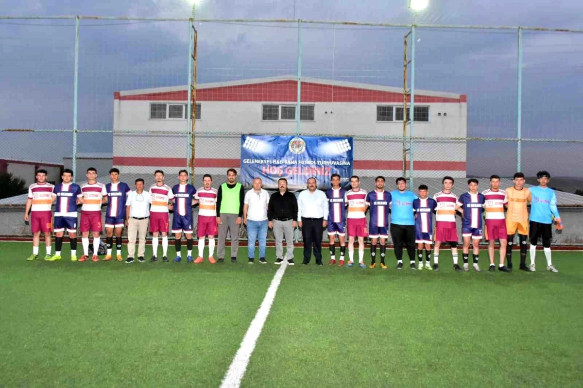 İnönü Belediyesi Geleneksel Halı Saha Futbol Turnuvası Devam Ediyor