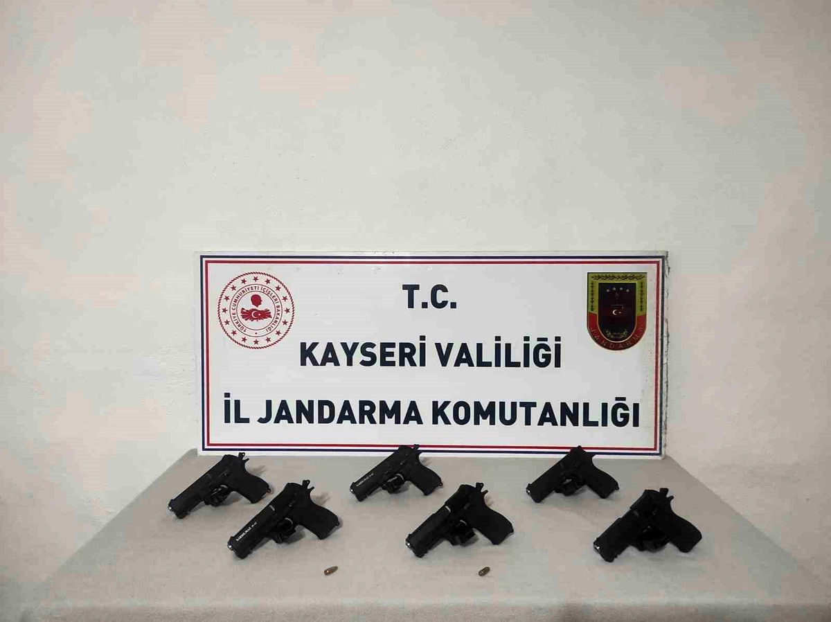 Kayseri\'de Ruhsatsız Tabanca Operasyonu: Bir Kişi Yakalandı