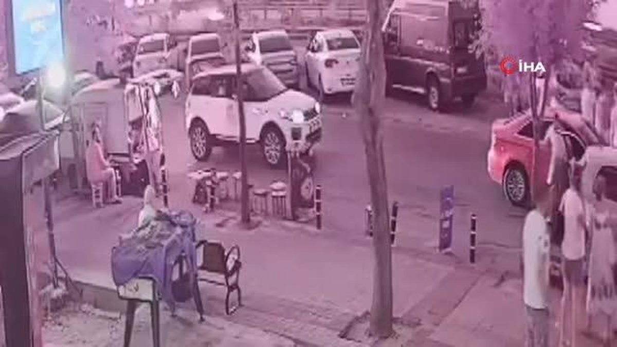 Büyükçekmece\'de Trafik Kazası Sonrası Çıkan Tartışmada Silahlı Saldırı