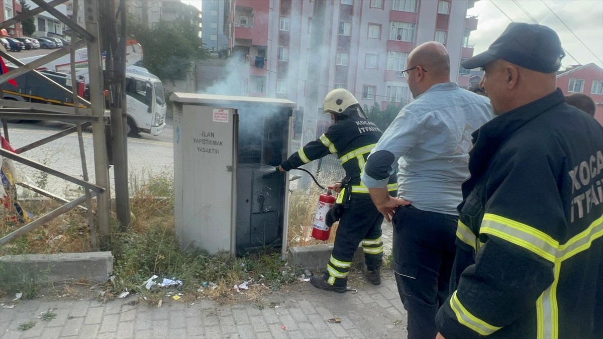Kocaeli\'de trafoda çıkan yangın söndürüldü