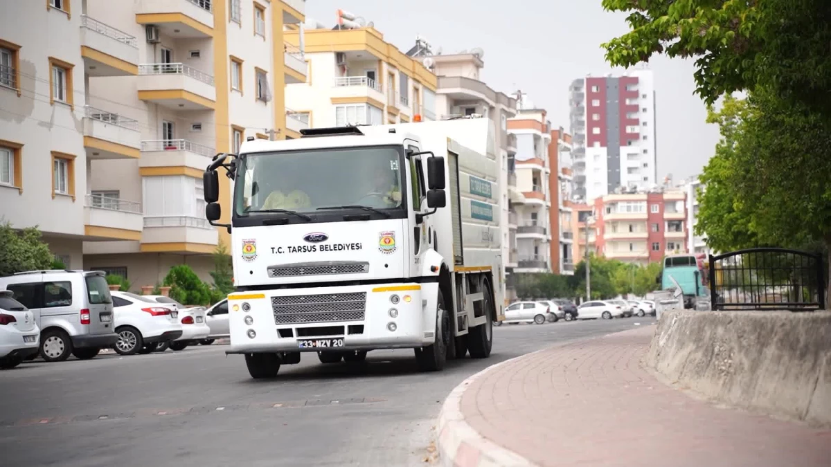 Tarsus Belediyesi Çöp Konteynerlerini Temizliyor ve Dezenfekte Ediyor