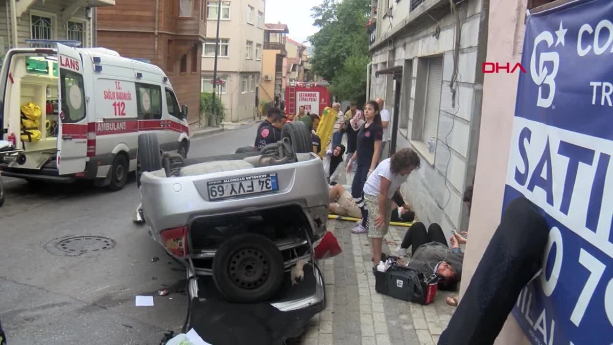 Üsküdar\'da Otomobil Kaza Yaptı: 1\'i Ağır 5 Kişi Yaralandı